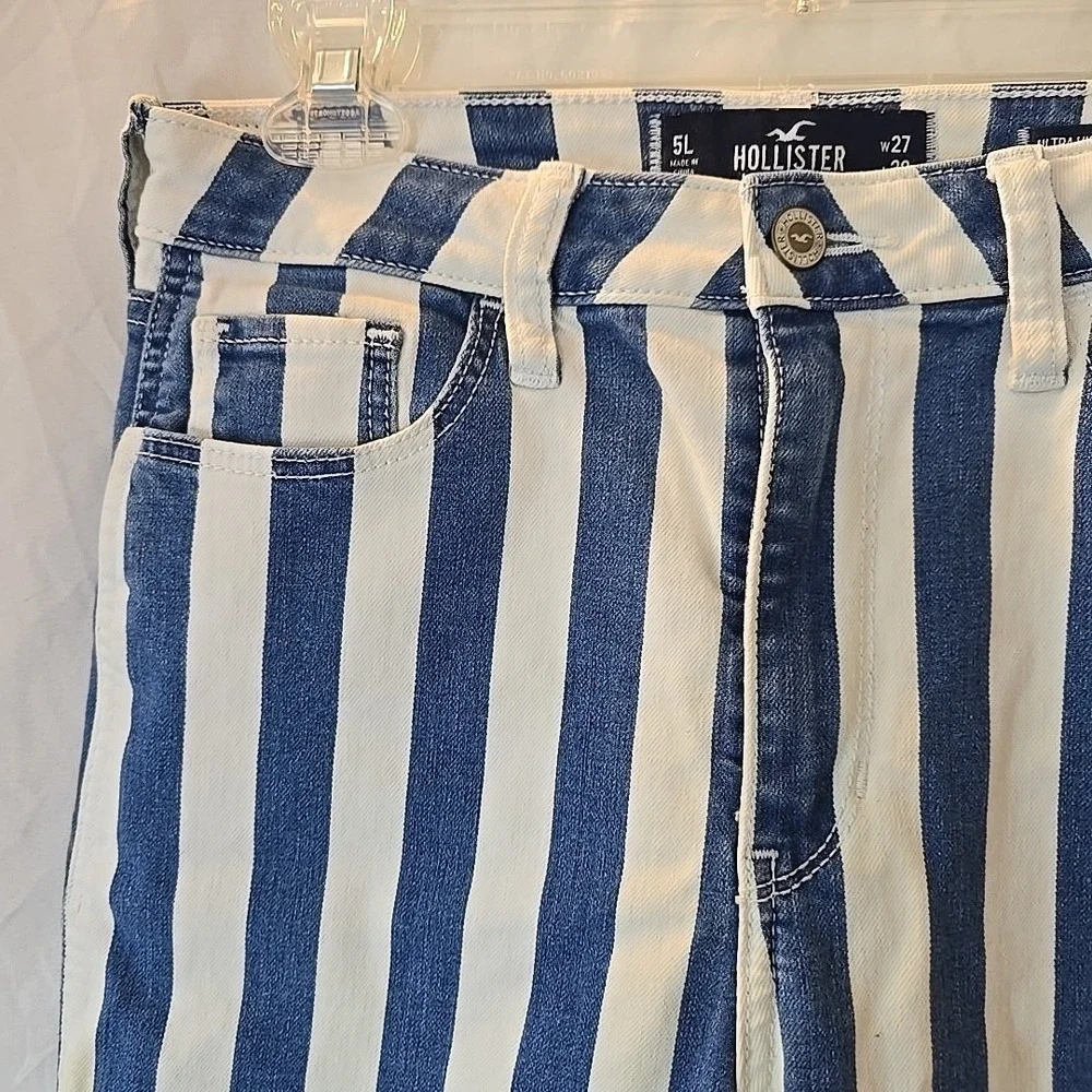 Hollister Women's Ultra High Rise Mom‎ Jean Blue/White Striped Sz 5L Festival